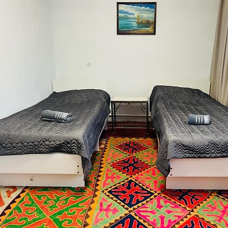 Guesthouse Greathome Каракол Экстерьер фото