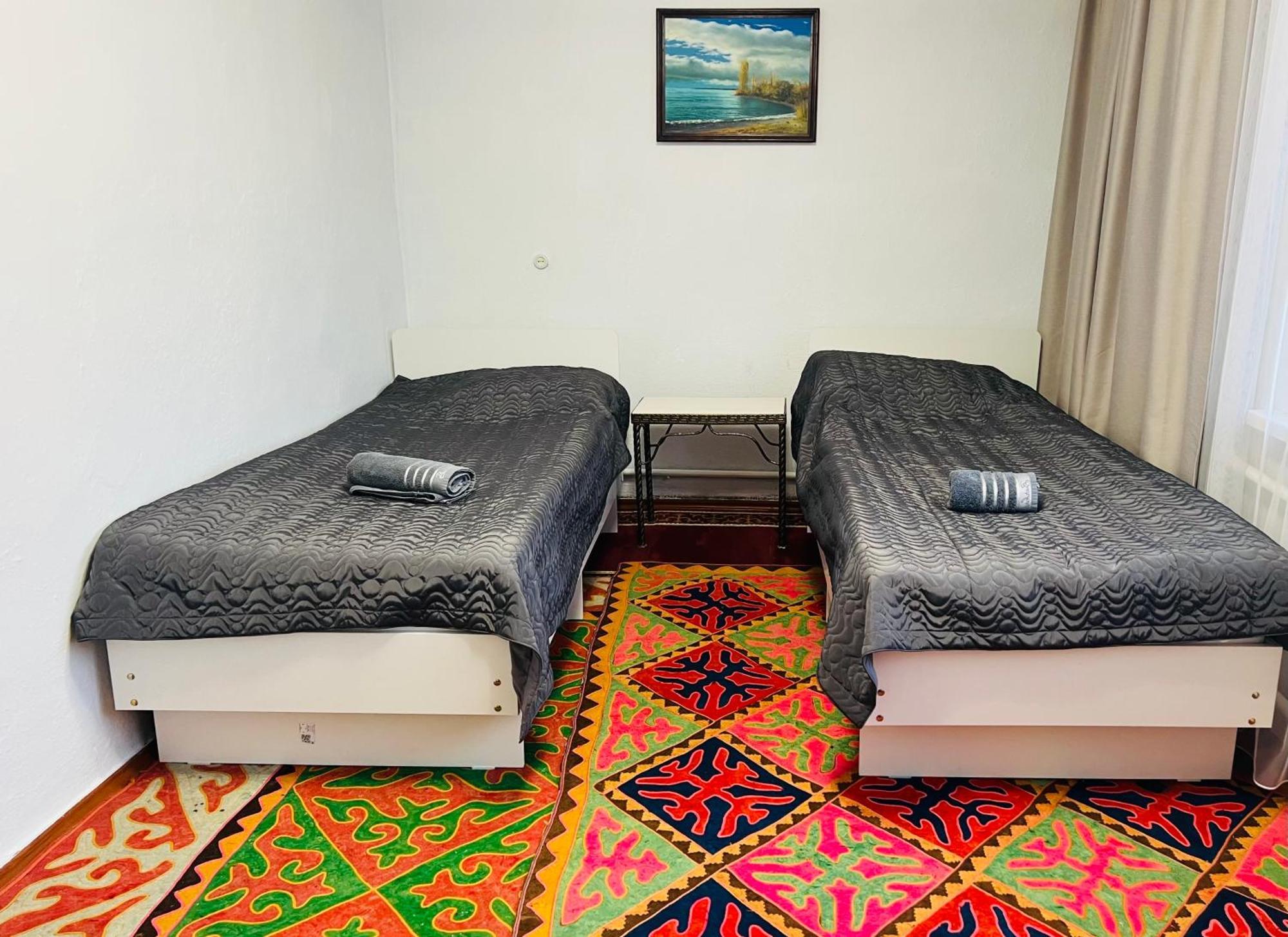 Guesthouse Greathome Каракол Экстерьер фото