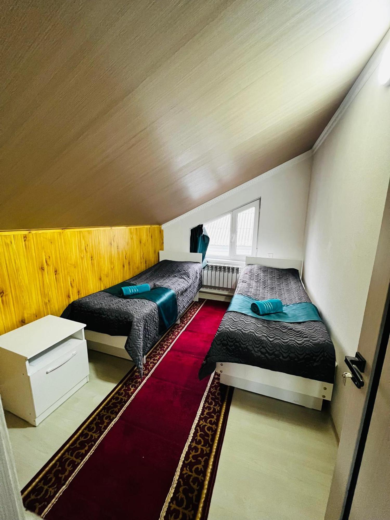 Guesthouse Greathome Каракол Экстерьер фото